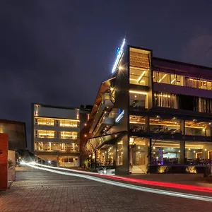 https://grande-iris.kerala-hotels.net