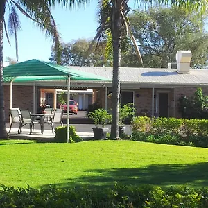 https://charleville-waltzing-matilda-motor-inn.queenslandhotels.net