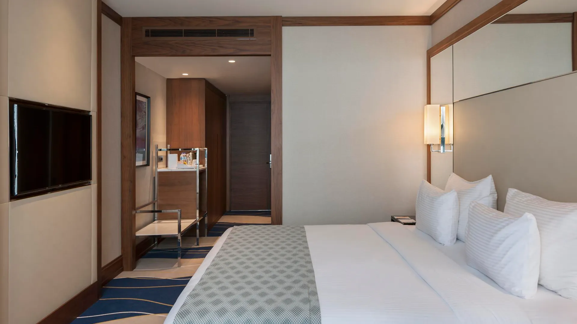 Elite World Grand Istanbul Kuecuekyali Hotel 5*,