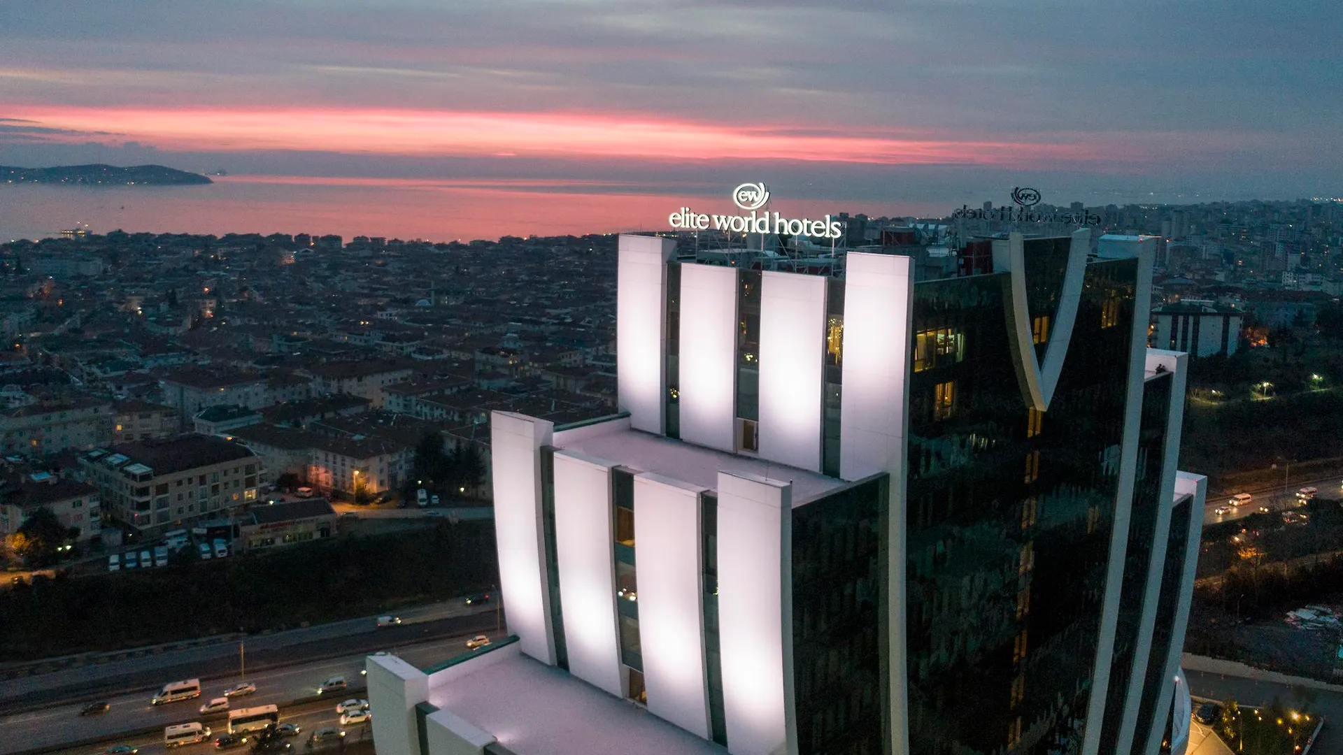 Elite World Grand Istanbul Kuecuekyali Hotel