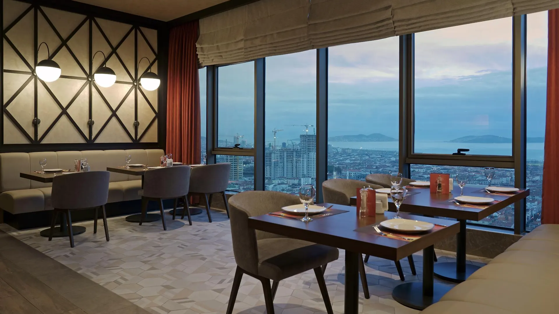 Elite World Grand Istanbul Kuecuekyali Hotel