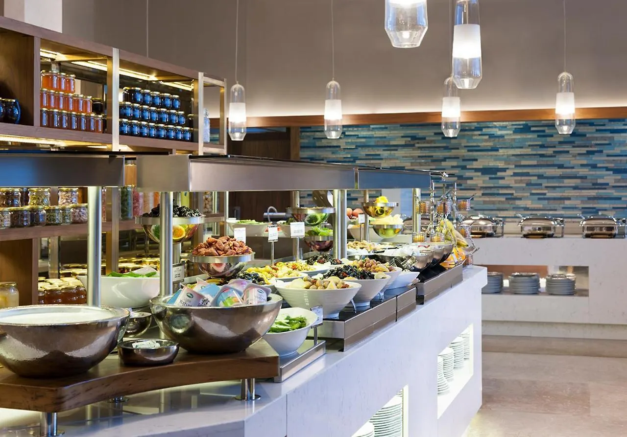Elite World Grand Istanbul Kuecuekyali Hotel