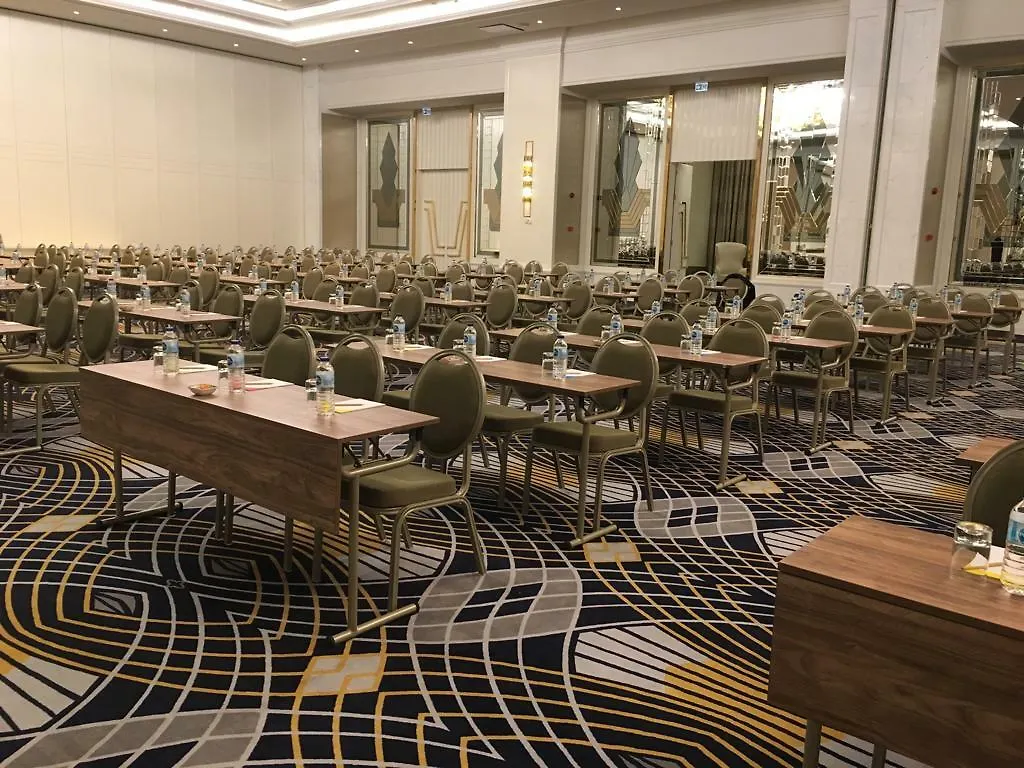 Elite World Grand Istanbul Kuecuekyali Hotel